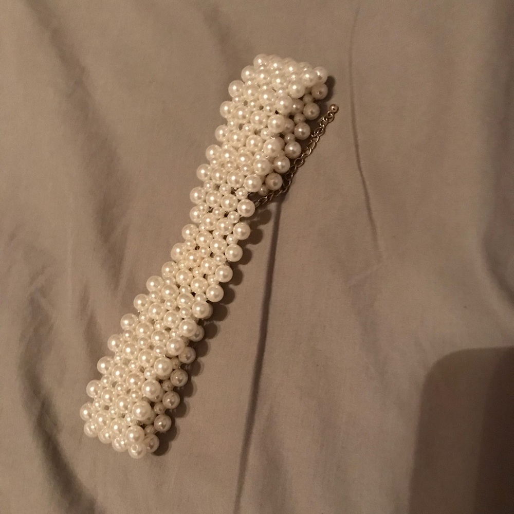 Pearl choker